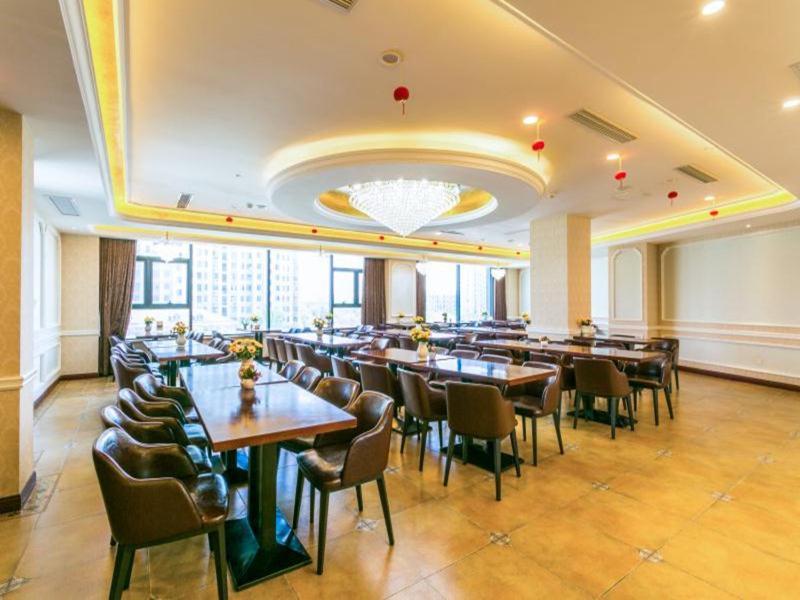 Hotel Vienna Hongqiao National Convention And Exhibition Center Wanda 4*